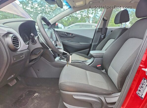 KM8K12AA8LU471332 2020 HYUNDAI KONA Red წინა სალონის ხედი