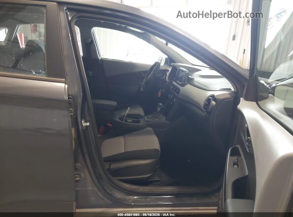 KM8K12AAXMU702488 2021 HYUNDAI KONA Серый Вид салона спереди