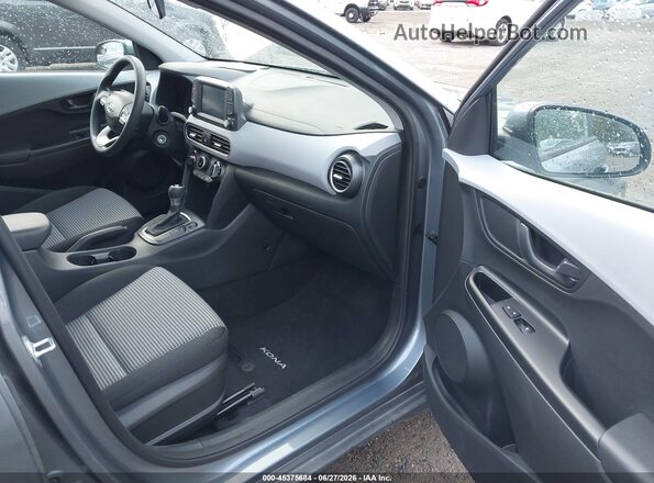 KM8K1CAA5LU575850 2020 HYUNDAI KONA Серебряный Вид салона спереди