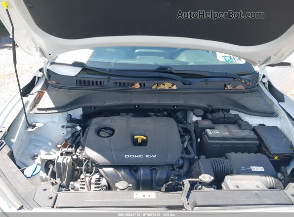 KM8K22AA2JU085757 2018 HYUNDAI KONA White Rear view