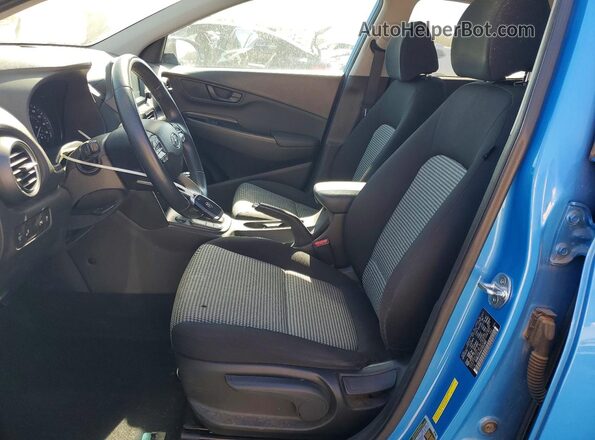 KM8K22AA2LU511465 2020 HYUNDAI KONA Blue წინა სალონის ხედი