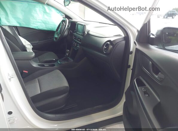 KM8K22AA2LU517718 2020 HYUNDAI KONA White წინა სალონის ხედი
