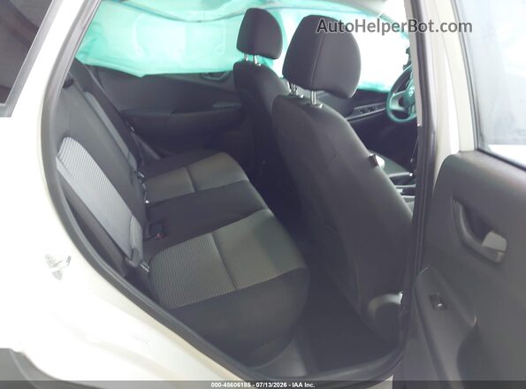 KM8K22AA2LU517718 2020 HYUNDAI KONA White VIN კოდის სტიკერის ხედი