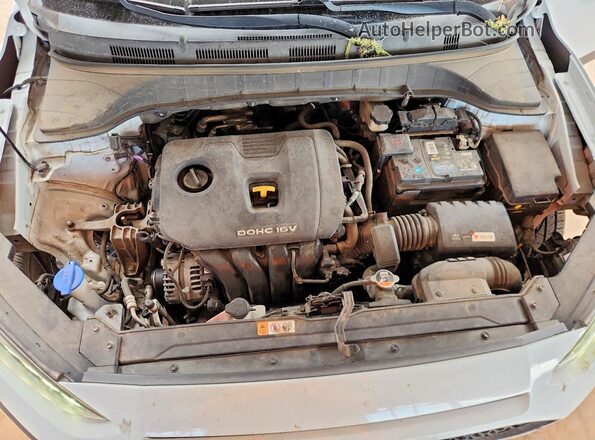 KM8K22AA7MU657684 2021 HYUNDAI KONA White Engine compartment view