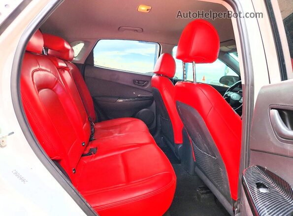 KM8K22AA7MU657684 2021 HYUNDAI KONA White Rear interior view