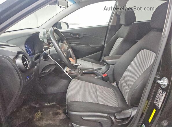 KM8K22AAXMU613971 2021 HYUNDAI KONA Black წინა სალონის ხედი
