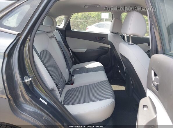 KM8K22AB3NU761258 2022 HYUNDAI KONA Gray VIN կոդի պիտակի տեսք