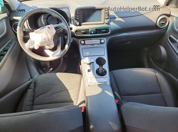 KM8K23AG1LU090574 2020 HYUNDAI KONA Turquoise Dashboard view
