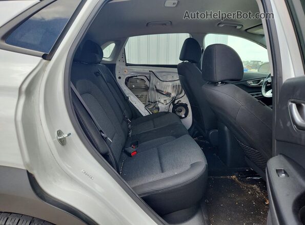 KM8K23AG4MU111029 2021 HYUNDAI KONA White Widok wnętrza z tyłu