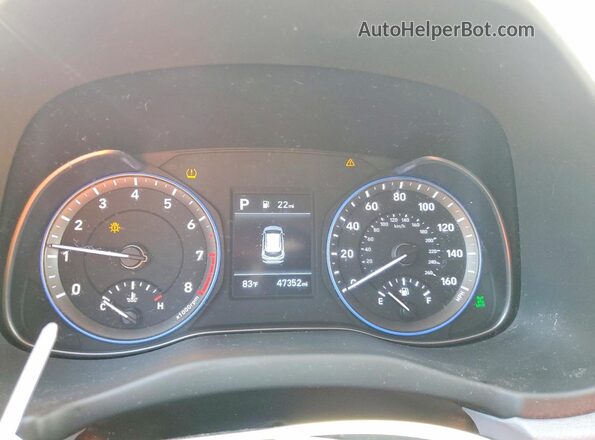 KM8K2CAA0LU469996 2020 HYUNDAI KONA White ხელსაწყოთა პანელის ხედი