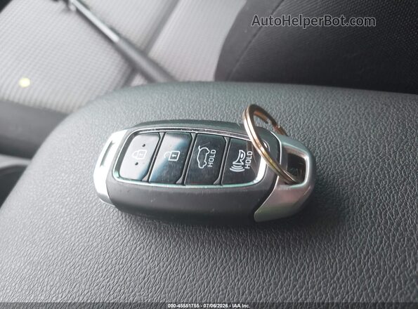 KM8K2CAA2KU394412 2019 HYUNDAI KONA Красный Вид панели приборов