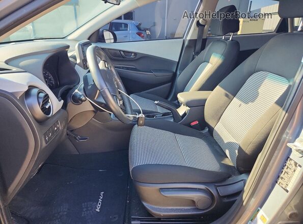 KM8K2CAA2LU501041 2020 HYUNDAI KONA Gray Front interior view