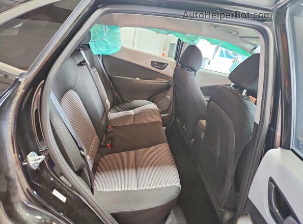 KM8K2CAA4LU461089 2020 HYUNDAI KONA Black Вид задньої частини салону