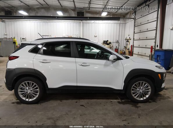 KM8K2CAA5LU556163 2020 HYUNDAI KONA White Вид задньої частини салону
