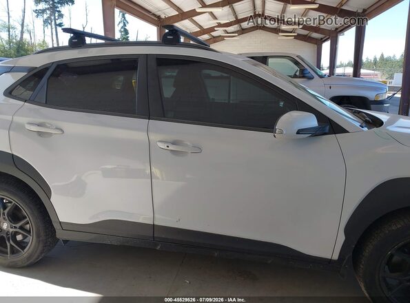 KM8K2CAA8JU150648 2018 HYUNDAI KONA White 360 interior view