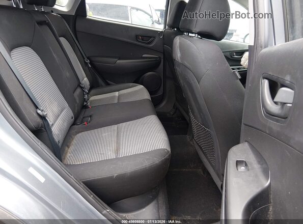 KM8K2CAAXJU120955 2018 HYUNDAI KONA Light Blue Vista de la etiqueta del VIN