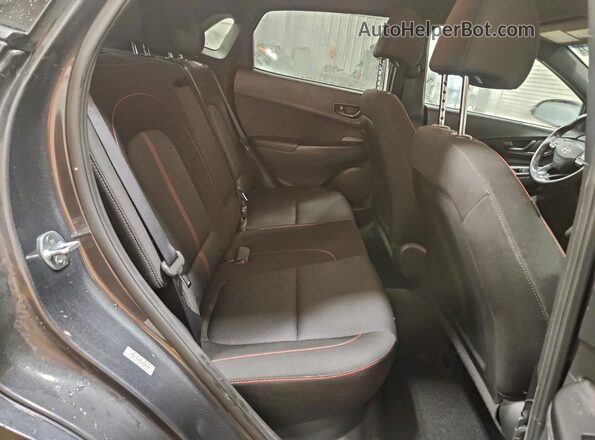 KM8K33A35NU870140 2022 HYUNDAI KONA Gray Սալոնի հետևի տեսք