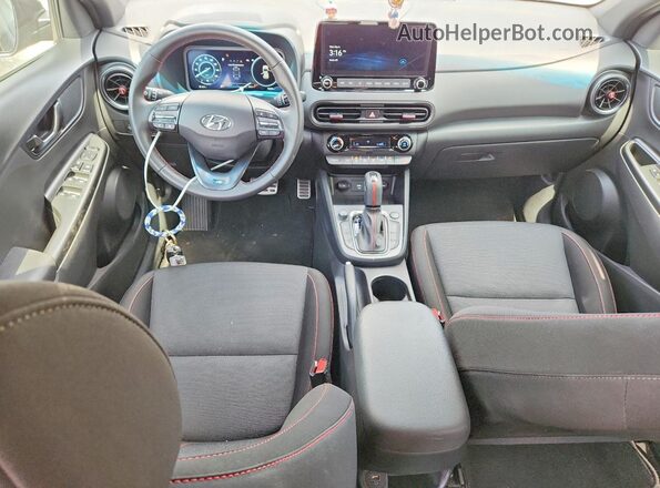 KM8K33A39PU992003 2023 HYUNDAI KONA Black Widok deski rozdzielczej