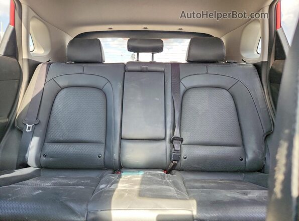 KM8K33A53JU080797 2018 HYUNDAI KONA Red Հետևի նստատեղերի տեսք
