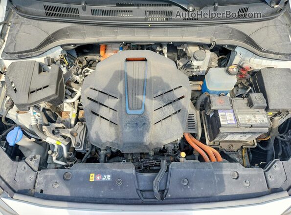 KM8K33AGXLU071731 2020 HYUNDAI KONA White Вид задньої частини салону