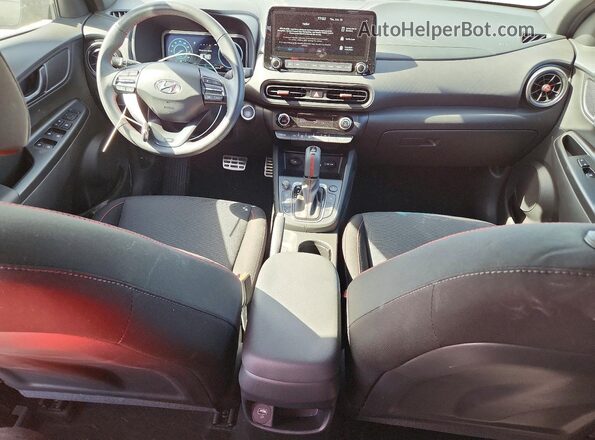 KM8K3CA37PU969853 2023 HYUNDAI KONA Black Առջևի վահանակի տեսք