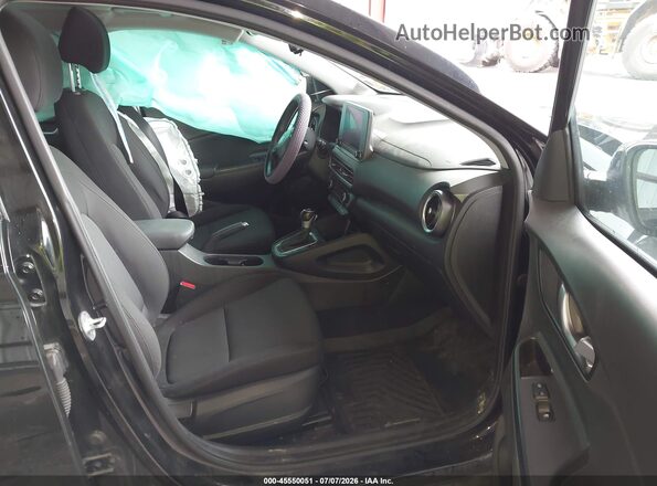KM8K3CAB5NU817249 2022 HYUNDAI KONA Черный Вид салона спереди