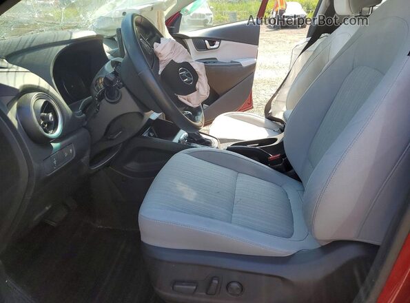 KM8K3CAB6PU032872 2023 HYUNDAI KONA Red Widok wnętrza z przodu