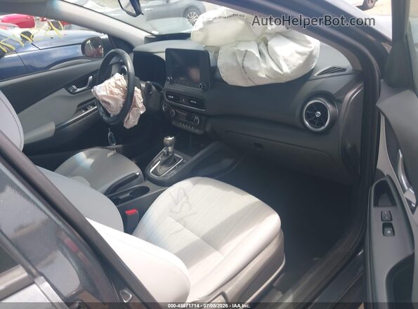 KM8K3CAB7NU885522 2022 HYUNDAI KONA Gray Front interior view