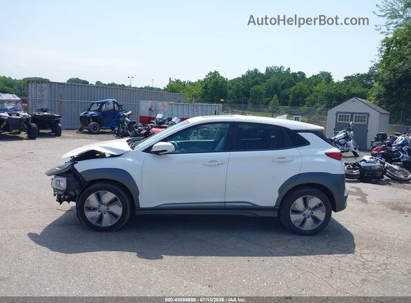 KM8K53AG2MU129004 2021 HYUNDAI KONA ELECTRIC White Widok wnętrza z tyłu