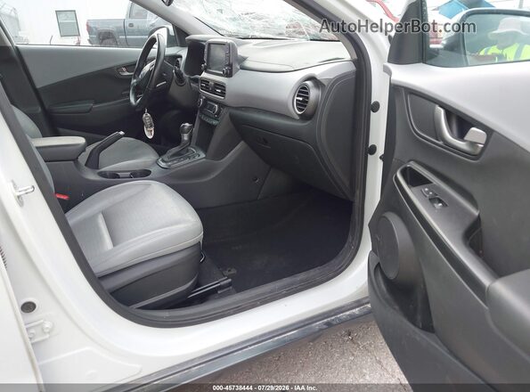 KM8K5CA56LU431232 2020 HYUNDAI KONA White Вид салону спереду