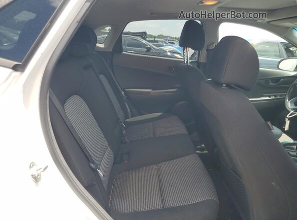 KM8K62AA0MU736005 2021 HYUNDAI KONA White Rear seats view