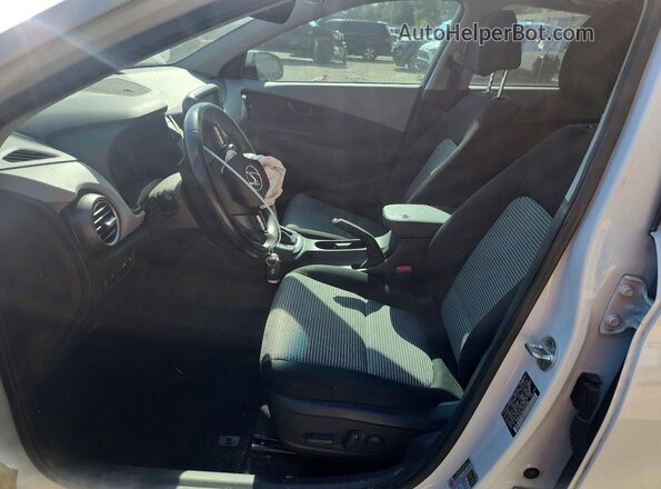 KM8K62AA6LU456989 2020 HYUNDAI KONA White Widok wnętrza z przodu