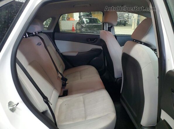 KM8K62AB2PU011373 2023 HYUNDAI KONA White უკანა სავარძლების ხედი