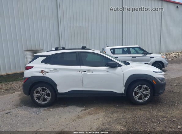 KM8K62AB2PU048455 2023 HYUNDAI KONA White Vista interior trasera