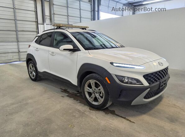 KM8K62ABXPU050986 2023 HYUNDAI KONA White Przód prawy