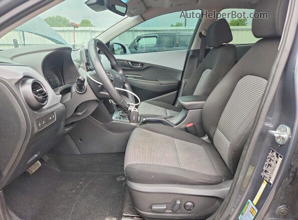 KM8K6CAA6LU419365 2020 HYUNDAI KONA Gray Вид салону спереду