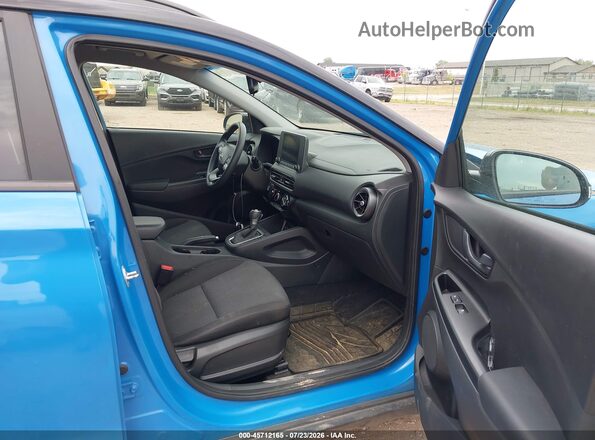 KM8K6CAB0NU880671 2022 HYUNDAI KONA Синий Вид салона спереди