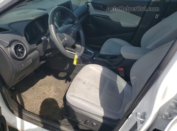 KM8K6CAB4PU022445 2023 HYUNDAI KONA White Widok wnętrza z przodu