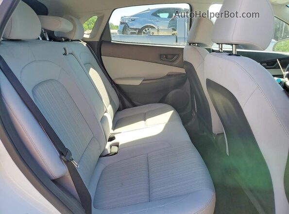 KM8K6CAB9PU943933 2023 HYUNDAI KONA Белый Вид задних сидений