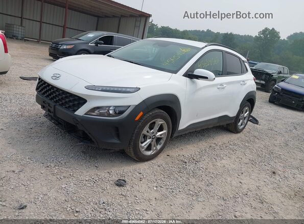 KM8K6CABXPU021851 2023 HYUNDAI KONA White Vista tres cuartos delantera izquierda