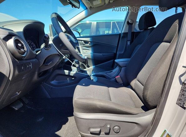 KM8K6CABXPU956254 2023 HYUNDAI KONA Silver Front interior view