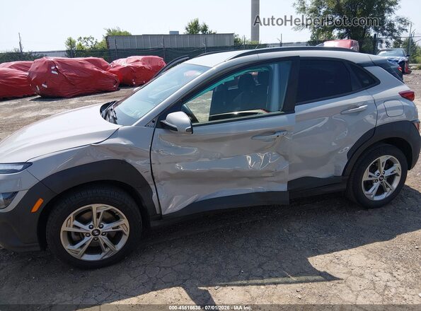 KM8K6CABXPU980845 2023 HYUNDAI KONA Gray Widok z przodu