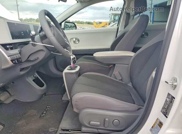 KM8KM4AE2NU080881 2022 HYUNDAI IONIQ White Вид салону спереду
