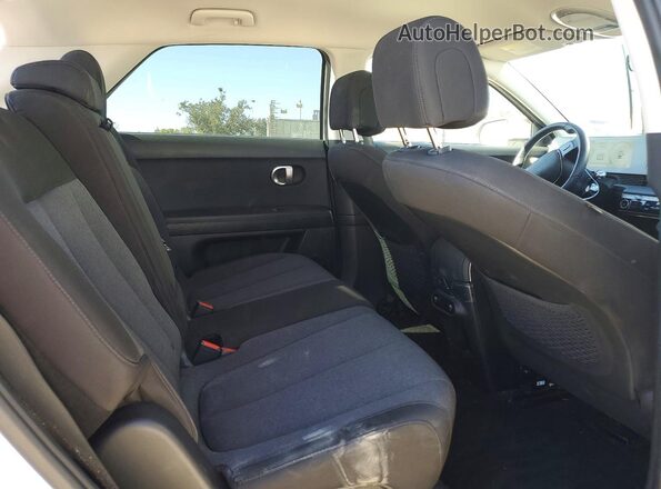 KM8KM4AE3PU145255 2023 HYUNDAI IONIQ White Widok wnętrza z tyłu