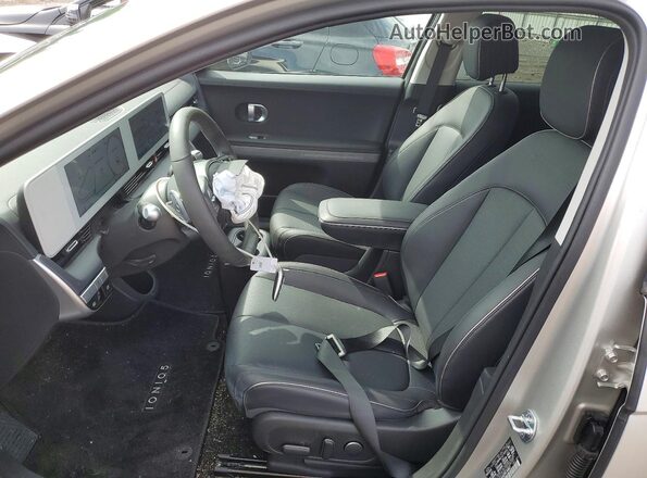 KM8KN4AE2PU166837 2023 HYUNDAI IONIQ Белый Вид салона спереди