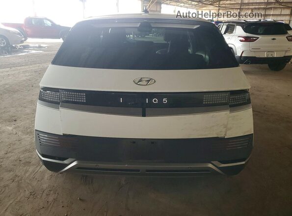 KM8KN4AE8PU166017 2023 HYUNDAI IONIQ White Вид ззаду