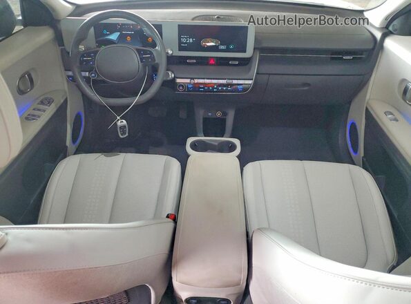 KM8KN4AE8PU166017 2023 HYUNDAI IONIQ White Вид панелі приладів