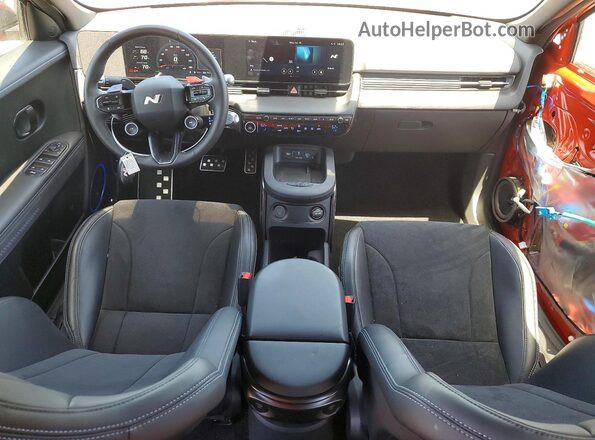 KM8KNDA85SU003389 2025 HYUNDAI IONIQ Orange Vista del salpicadero