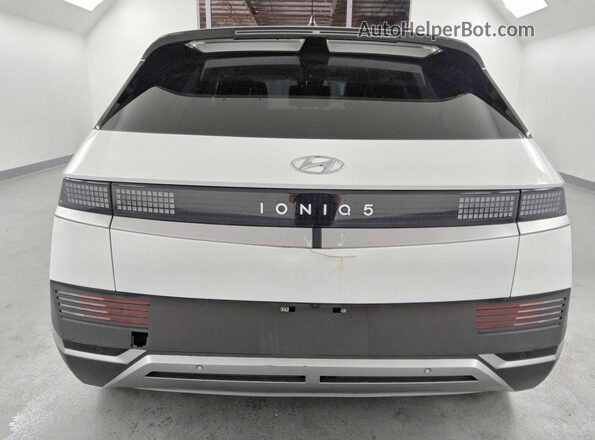 KM8KNDAF0PU230978 2023 HYUNDAI IONIQ Белый Вид сзади