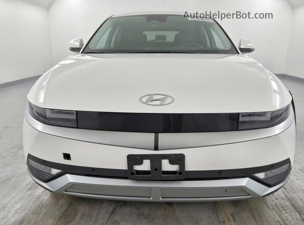 KM8KNDAF0PU230978 2023 HYUNDAI IONIQ Белый Вид спереди